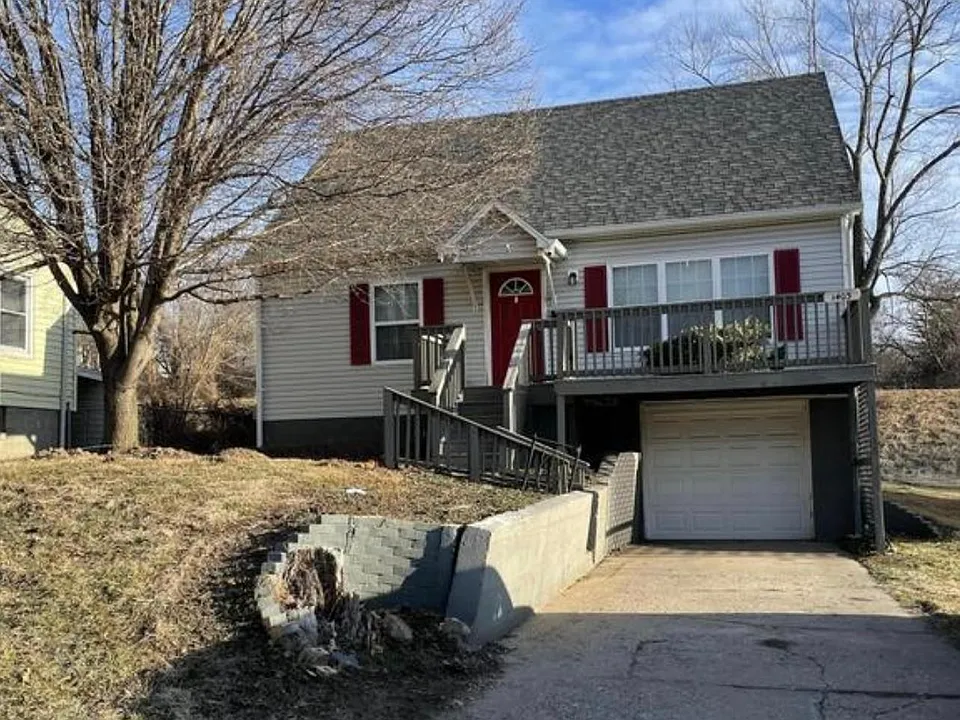 1403 E Elm St
