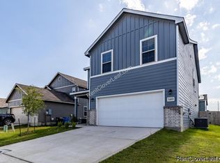 2433 Ayers Dr, Seguin, TX 78155