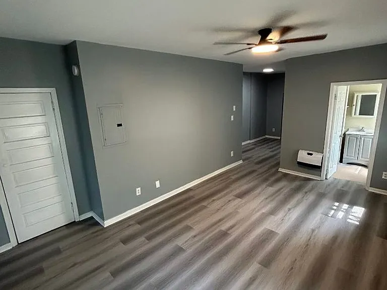 5115 Old York Rd — Photo 4