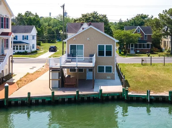 4451 Main St, Chincoteague, VA 23336