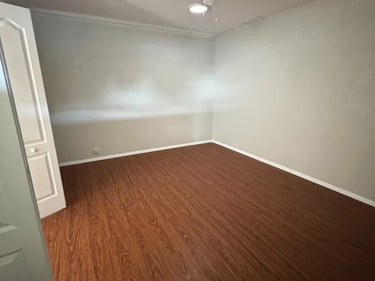 5754 Oak Hill Manor Dr #2 — Photo 8