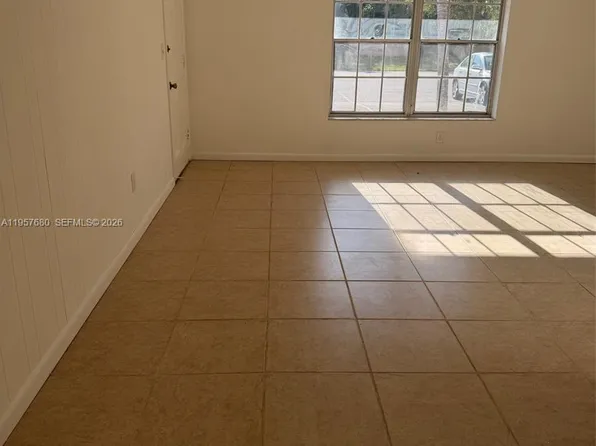 7851 Dunham Blvd APT 5, Miami, FL 33138