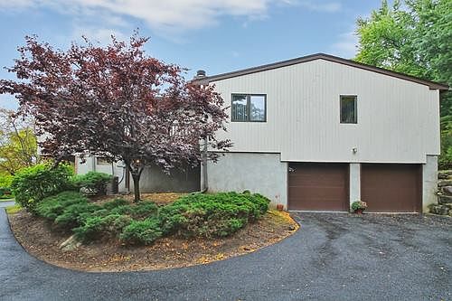 4th image of 6 N Peach Hill Ct #6