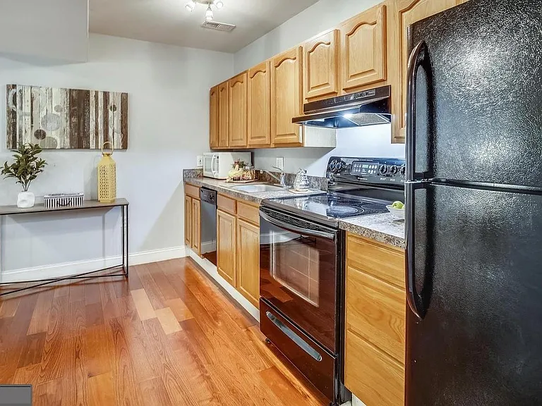 1462 Spring Rd NW #B — Photo 11
