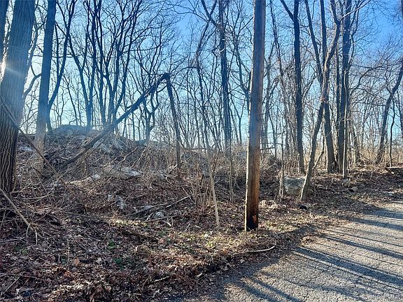 3rd image of Hillside Road