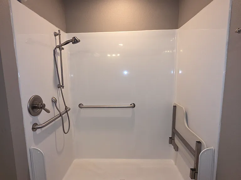 185 SW Silverstar Ln — Photo 8