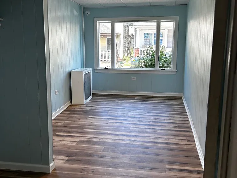 305 Jackson St — Photo 33