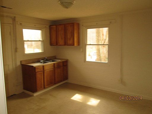 4th image of 1413 Johnston St