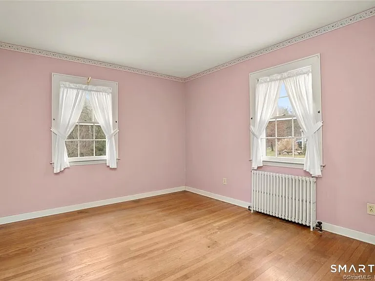 501 Lambert Rd — Photo 10