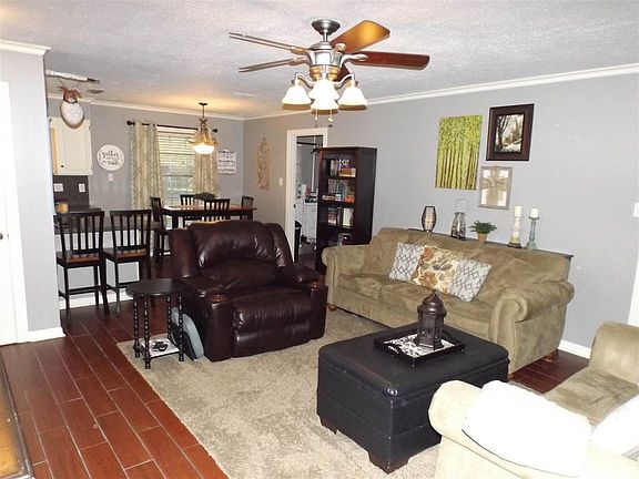 3rd image of 4801 Sunbury Dr