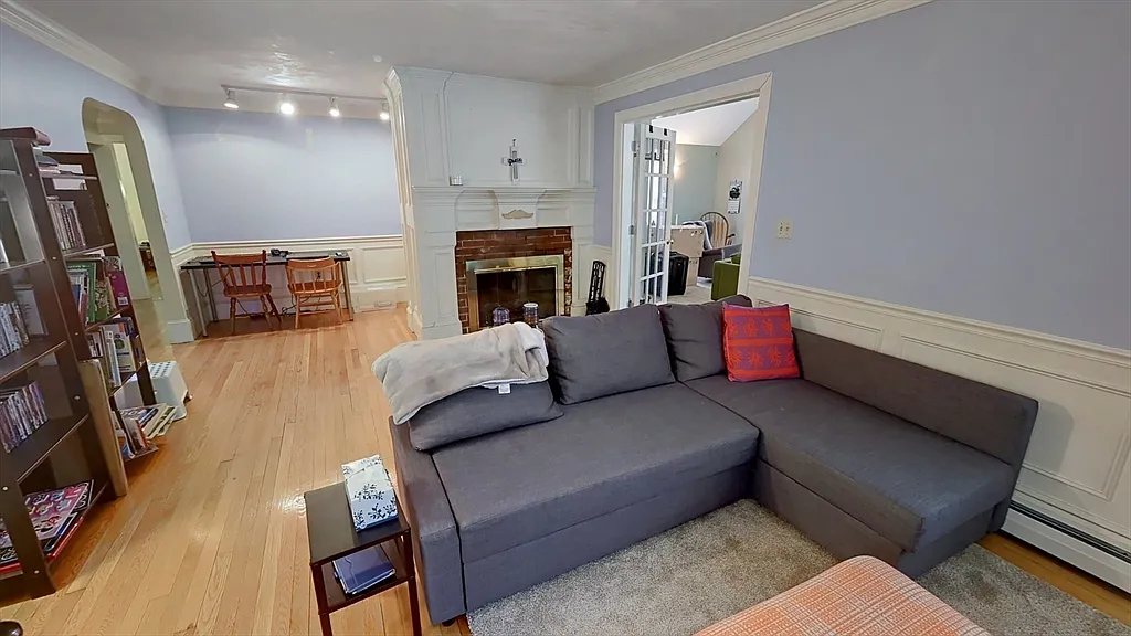 3 bed, 2.5 bath, 2442 sqft, $3,800 — Photo 4