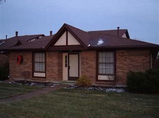 712 Pine Needles Dr, Washington Township, OH 45458