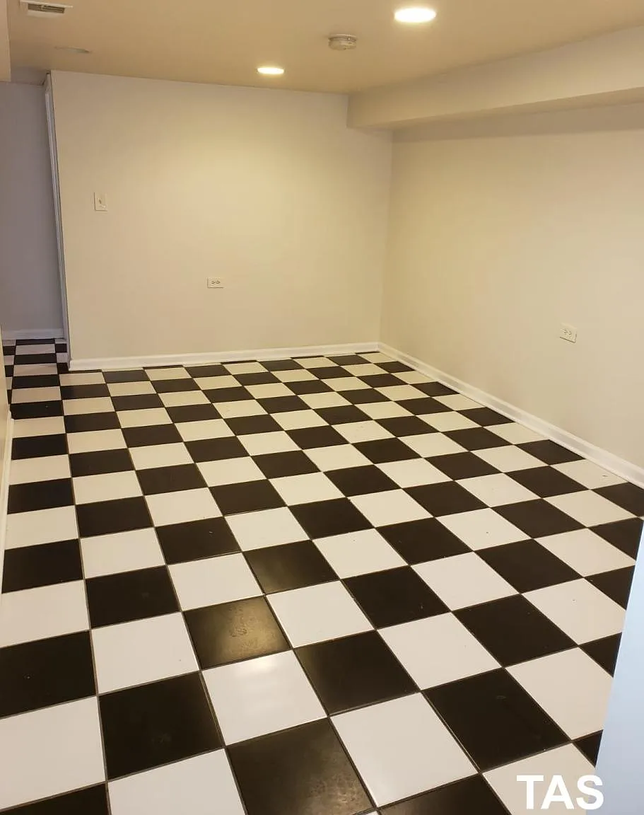 2230 North Lockwood Avenue #GDN — Photo 3