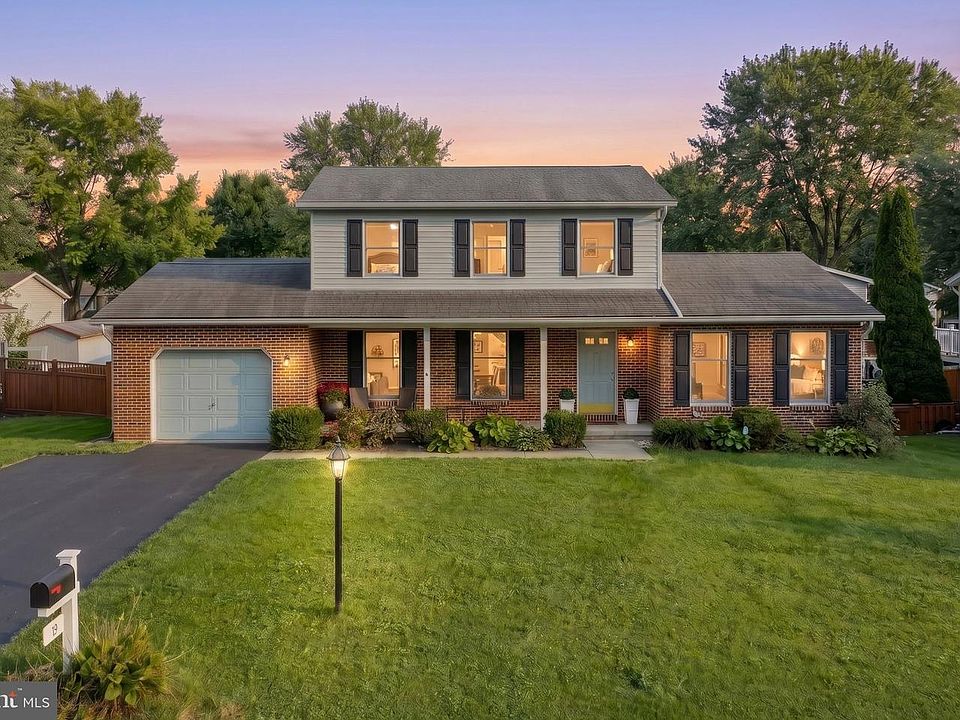 1st image of 19 Garden Ln