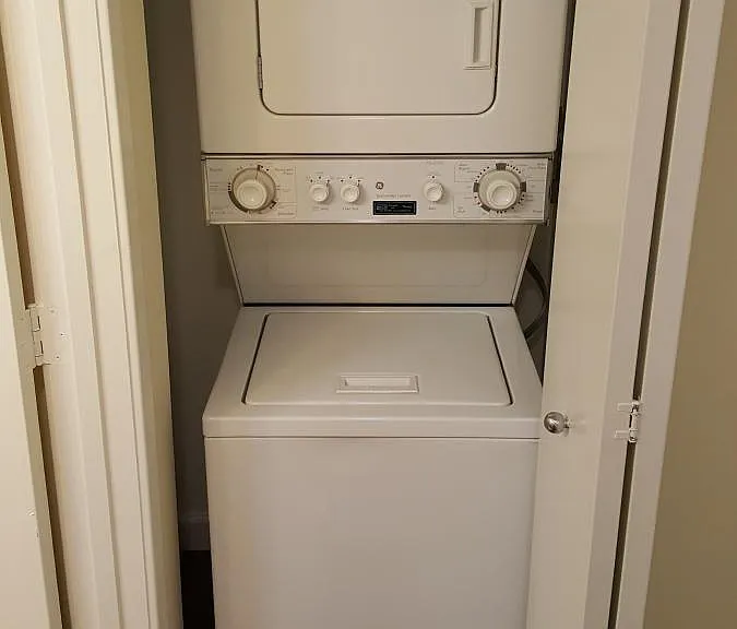 Washer/dryer in unit
