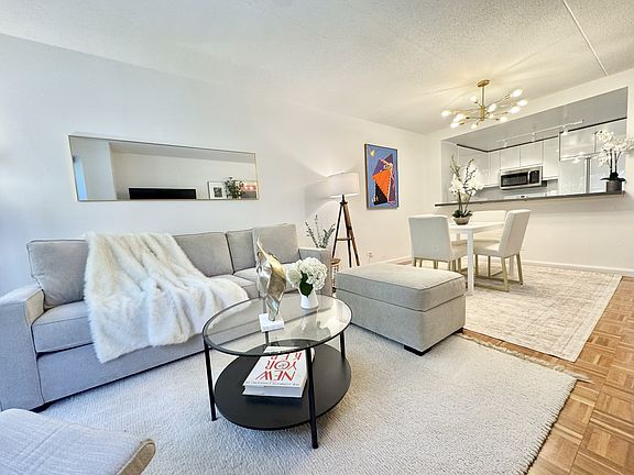 3rd image of 110 W 90th St APT 3K