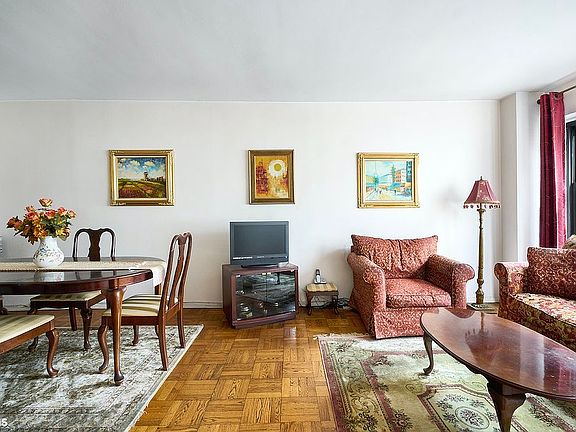 4th image of 166 E 61st St APT 14L