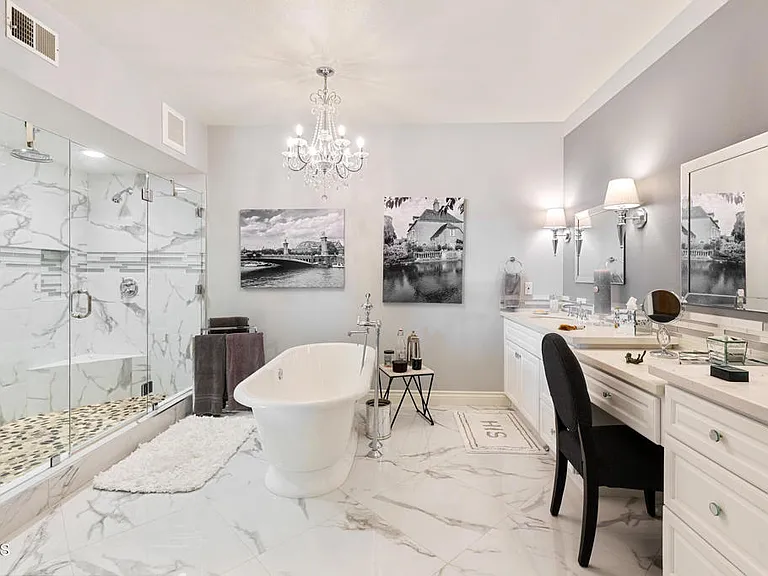 1234 E Tujunga Ave — Photo 38