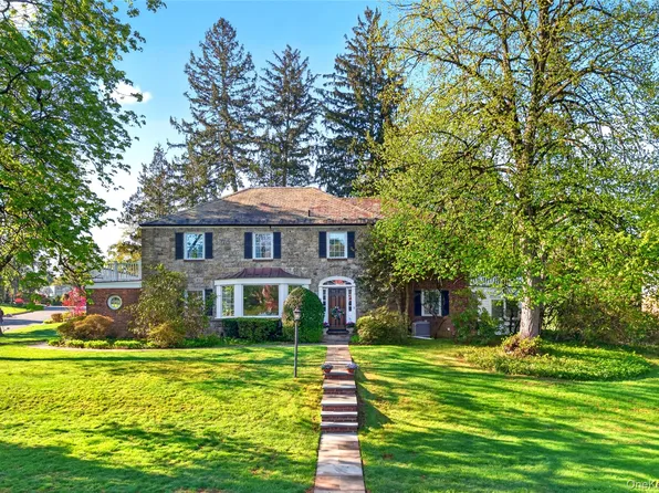 138 Payne Whitney Lane, Manhasset, NY 11030