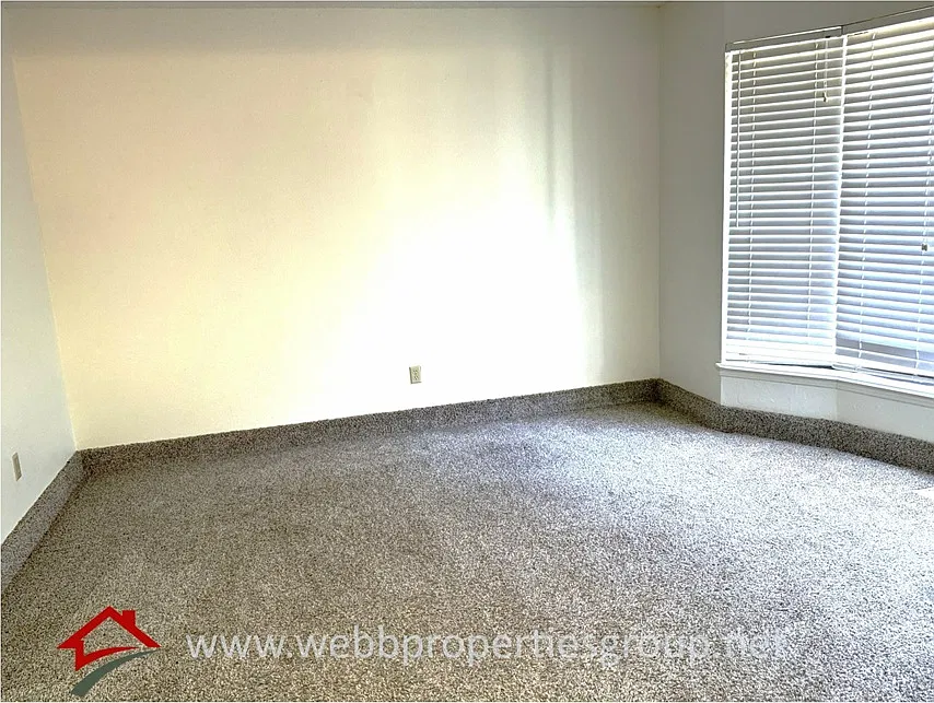4 bed, 2535 sqft, $2,150 — Photo 2