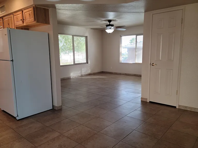 3949 Lunar Dr — Photo 18