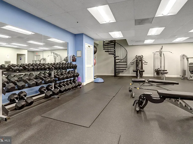 1211 S Eads St #1203 — Photo 38