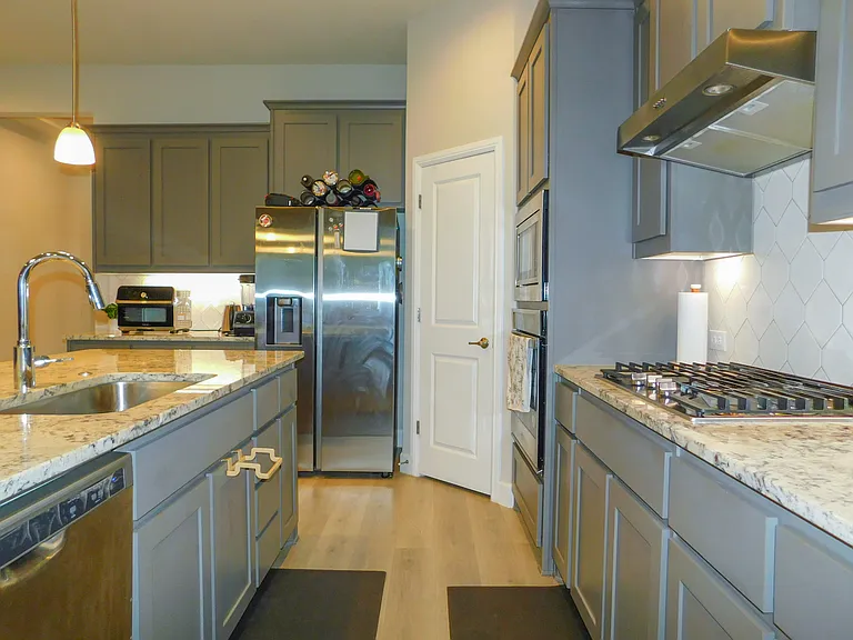 1021 Pitch Pine St — Photo 9