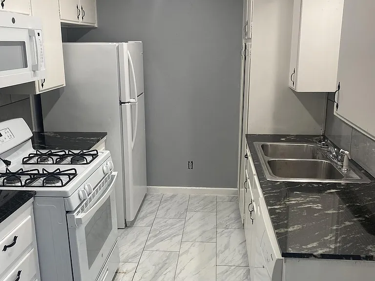 1209 West Ln — Photo 3