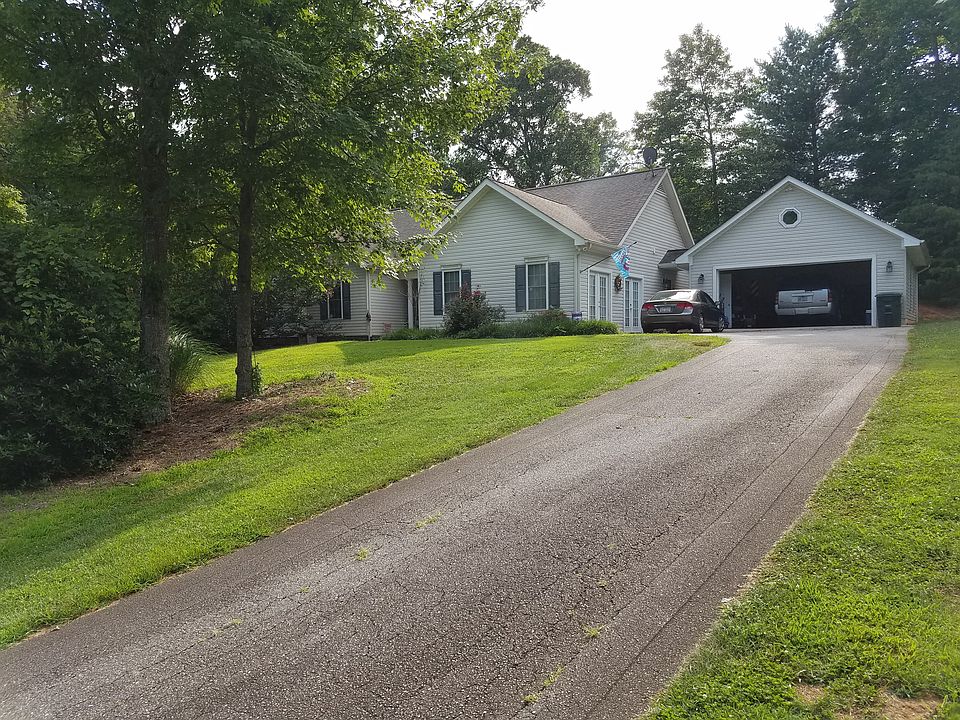 1st image of 219 Autumn Place Ln