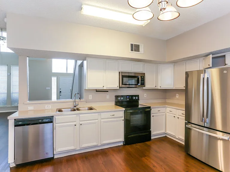 317 Pebblebrook Ln — Photo 9