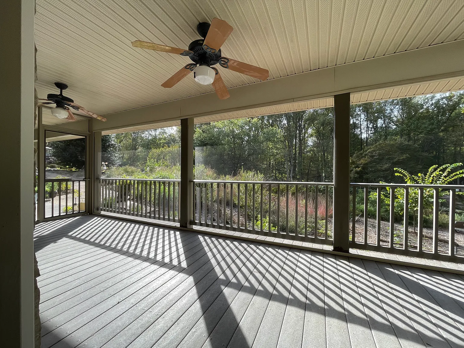 2 bed, 1200 sqft, $2,200 — Photo 2