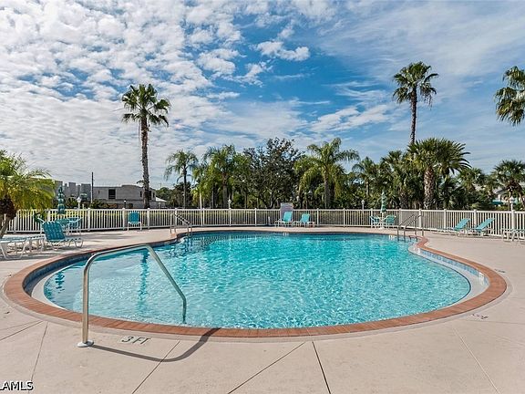 2nd image of 515 Gabriel Cir 10
