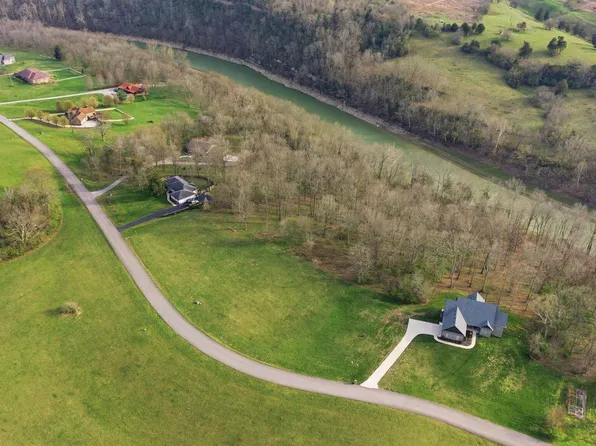 480 Lakeside Dr, Lancaster, KY 40444