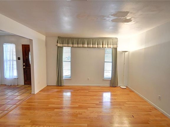 3rd image of 8013 Westvale Dr