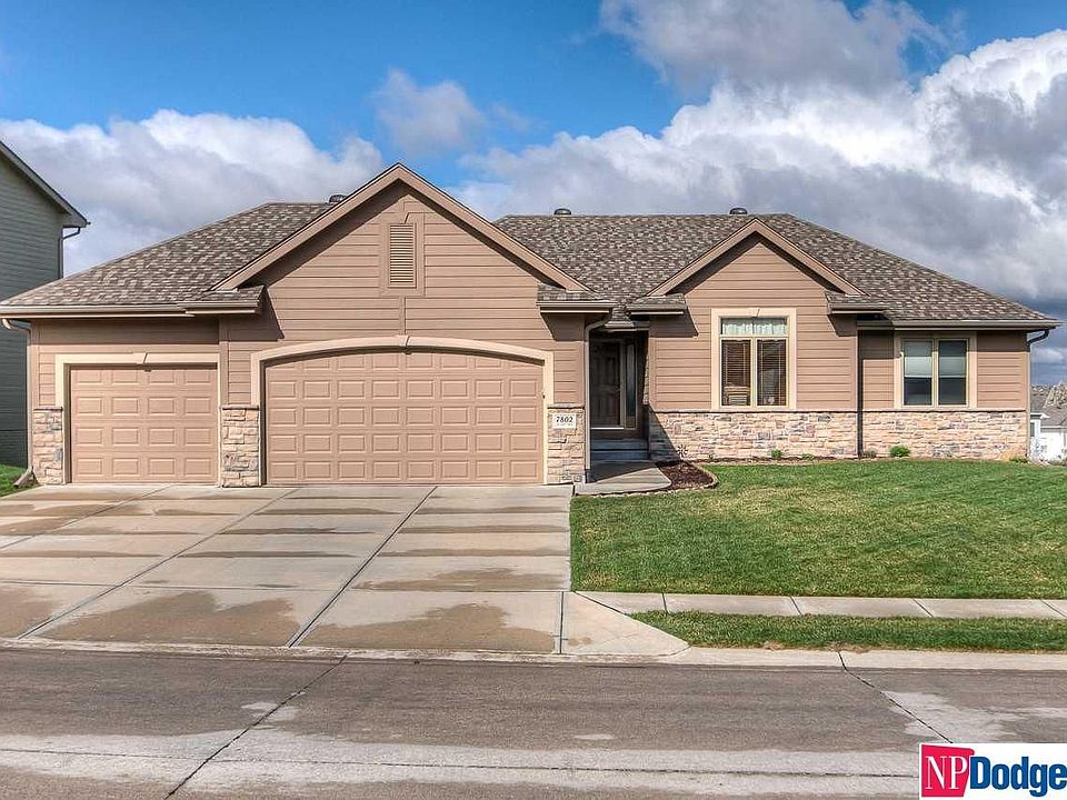 1st image of 7802 S 162nd Ave