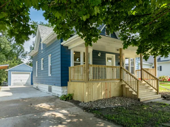 500 W 3rd St, Sumner, IA 50674