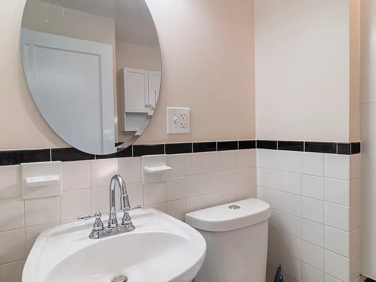 21 Easton St #D — Photo 13
