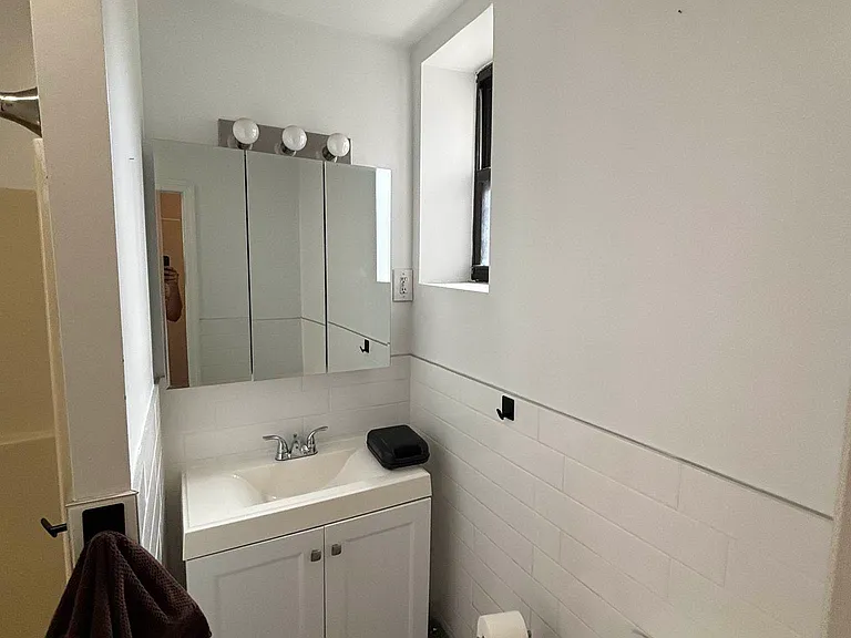 1683 Lexington Ave #7 — Photo 8