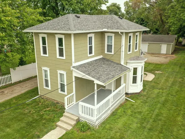 936 Vine St, Clyde, OH 43410