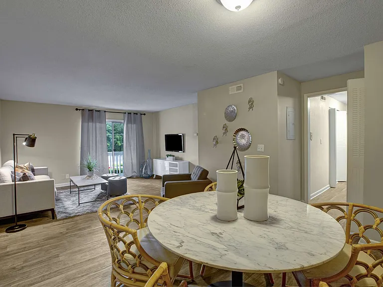 Lacota Apartments — Photo 37