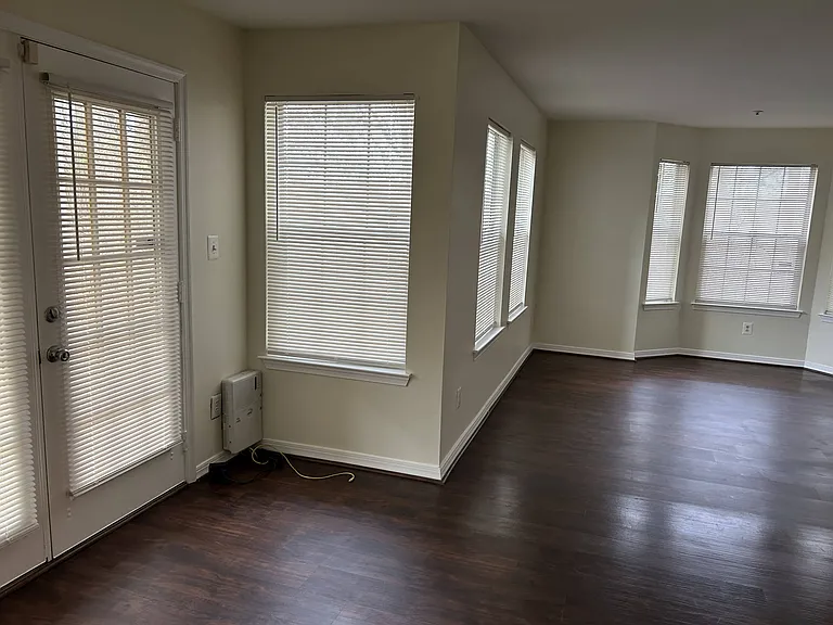 4418 Lord Loudoun Ct #132 — Photo 2