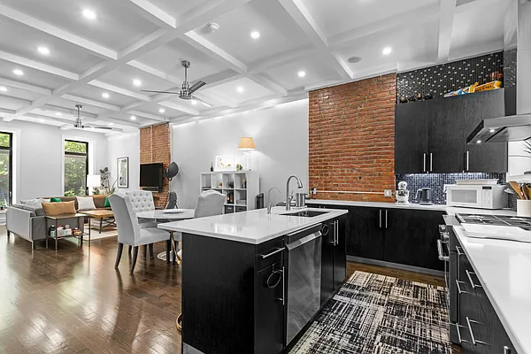 Sold by Hauseit LLC | media 4