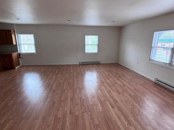 49 Lakeside Blvd #2