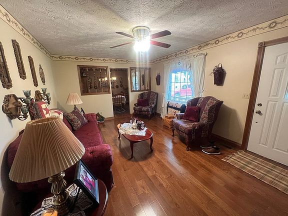3rd image of 812 Cherrywood Ln