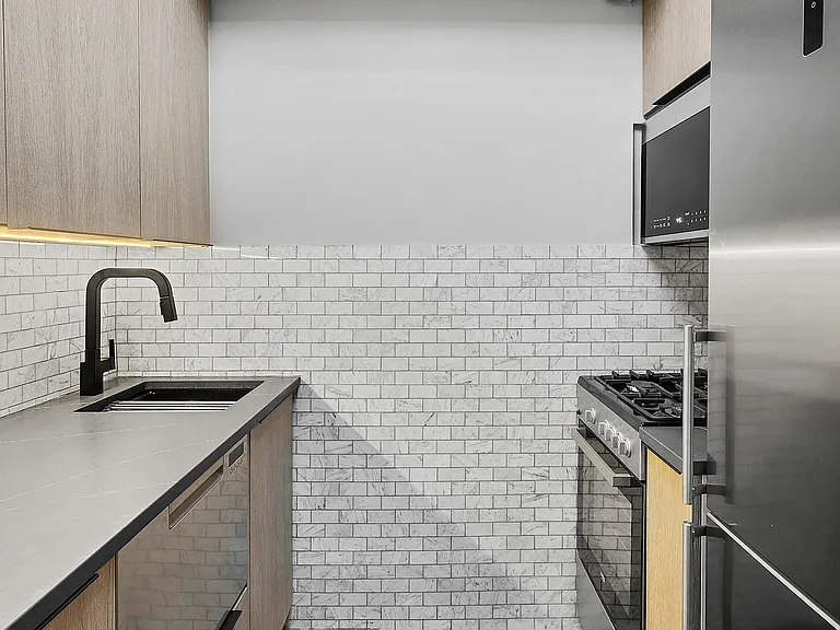 410 W 24th St #12-I — Photo 3