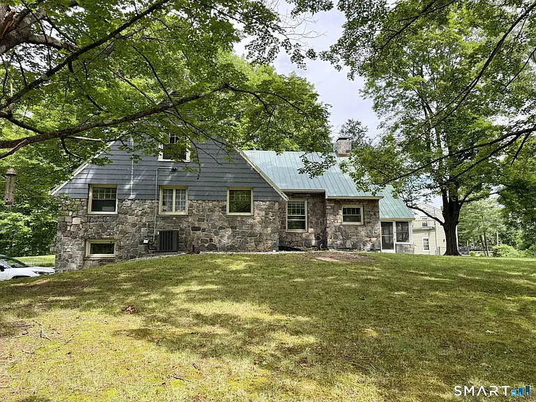 625 Maple Ave — Photo 3
