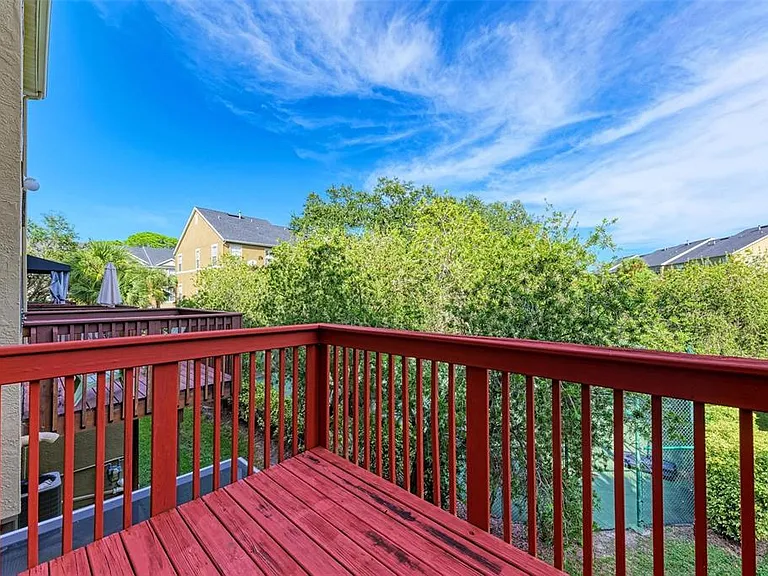 3047 Pointeview Dr — Photo 18