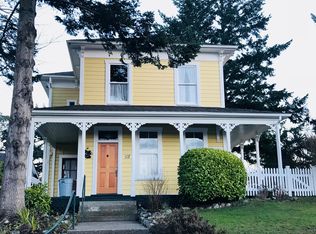 607 4th St, La Conner, WA 98257