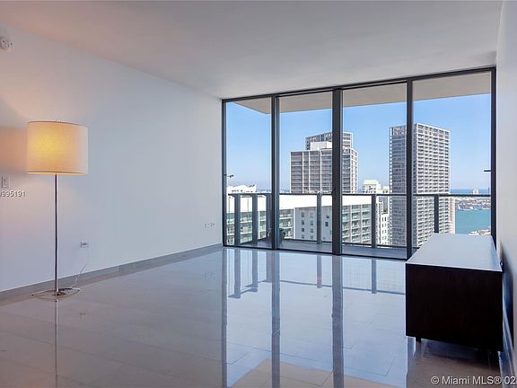 3rd image of 68 SE 6th St APT 3903