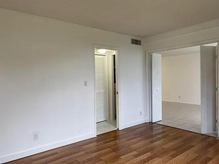 2751 S Palm Aire Dr #107 — Photo 8